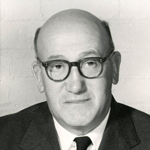 Louis Essen