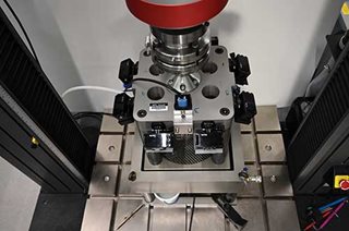 Test rig for radial in-plane permeability measurement