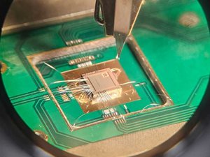 Silicon CMOS Chip