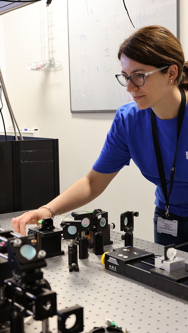 Emiliana De Santis in the Quantum Information Processing labs