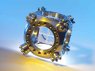 Optical cavity used in an atomic clock, showing mirrors and ultra-stable structure for precise time measurement